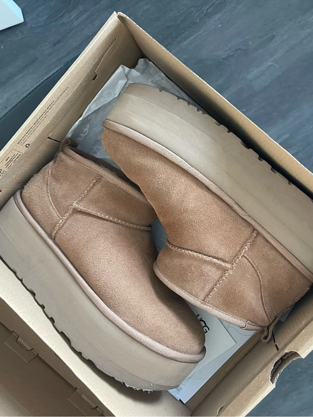 UGG Classic Ultra Mini Platform in Chestnut